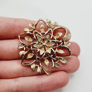 Vintage Sarah Coventry Flower Round Floral Cutout Textured Gold Tone Brooch